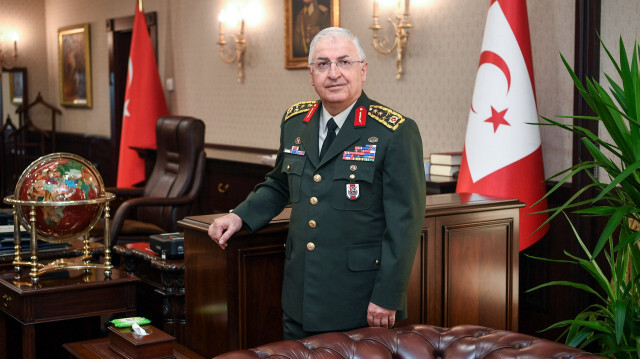 Milli Savunma Bakanı Yaşar Güler.