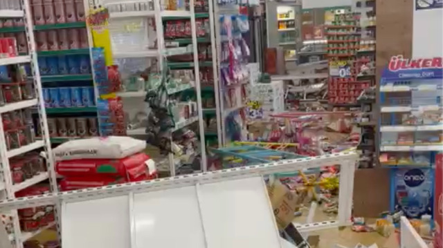 Le magasin Euro Market à Besançon, dans l'est de la France, a été vandalisé dans la nuit du 29 au 30 juin 2023, lors les émeutes qui émaillent le pays suite à la mort d'un adolescent, tué par un policier. Crédit photo: Nouvelle Aube