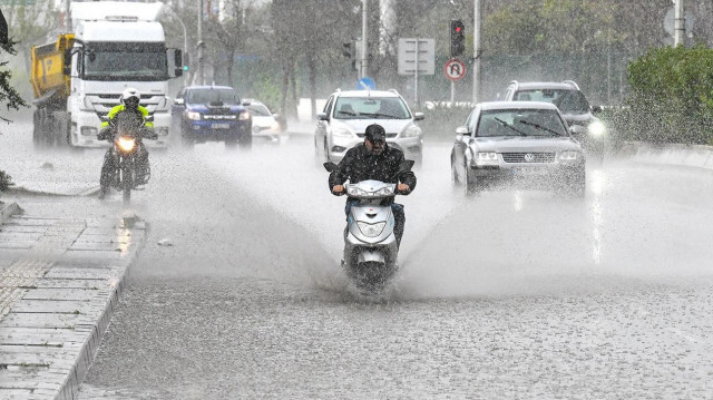 İç Anadolu'nun güney ve doğusu ile Orta Karadeniz'de kuvvetli yağış uyarısı.