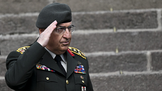وزير الدفاع التركي الجديد: أولويتنا مكافحة الإرهاب
