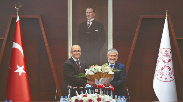Mehmet Şimşek, Nureddin Nebati.