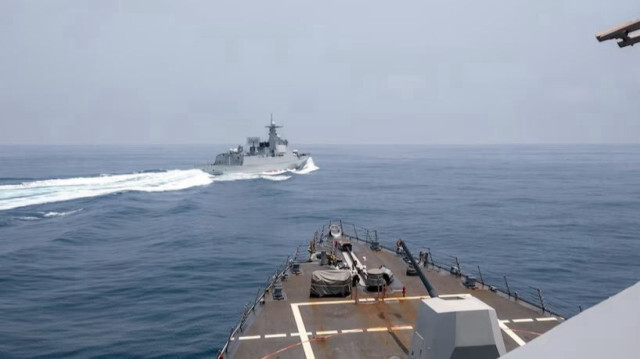Açıklamada, geçiş sırasında Çin’e ait savaş gemisi PLA(N) LUYANG III DDG 132’nin (PRC LY 132), Chung-Hoon civarında 'tehlikeli manevralar' gerçekleştirdiği ifade edildi. 