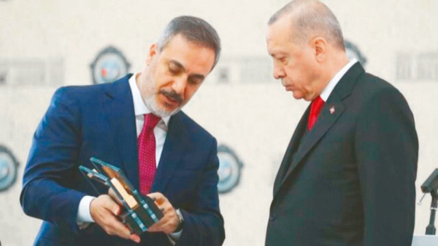 Hakan Fidan'ın Dışişleri Bakanlığı görevine atanmasının sahada elde ettiği tecrübenin Türk dış politikasında somut etkiye sebep olacağı kaydedildi.