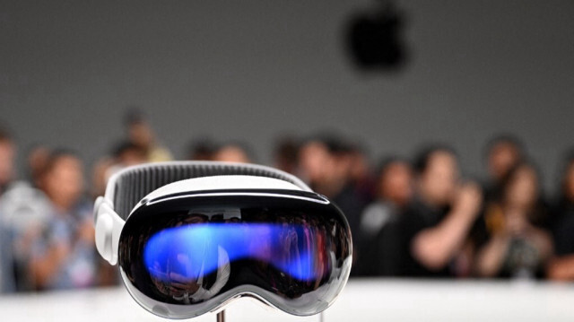 Le nouveau casque de réalité virtuelle Vision Pro d'Apple présenté lors de la Worldwide Developers Conference (WWDC) d'Apple sur le campus Apple Park à Cupertino, en Californie, le 5 juin 2023. Crédit photo: JOSH EDELSON / AFP
