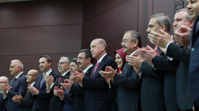 الحكومة التركية الجديدة مع مع الرئيس رجب طيب أردوغان/الأناضول
