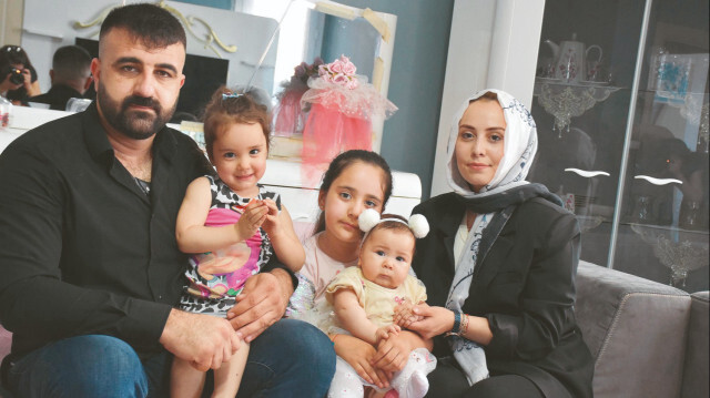 İzmir’deki en küçük SMA Tip 1 hastalarından biri olan 7 aylık Mihra Helin’in babası Veysi Yenigün, devletin adım atmasının mutluluk verici olduğunu söyledi.