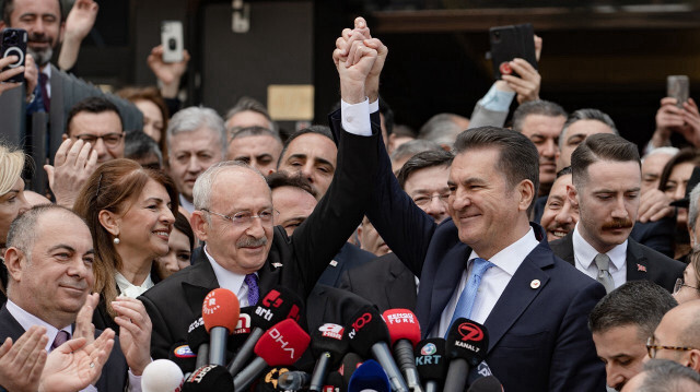 Millet İttifakı'nın cumhurbaşkanı adayı Kemal Kılıçdaroğlu, Türkiye Değişim Partisi (TDP) Genel Başkanı Mustafa Sarıgül'ü ziyaret etti. (Arşiv: 06.04.2023)