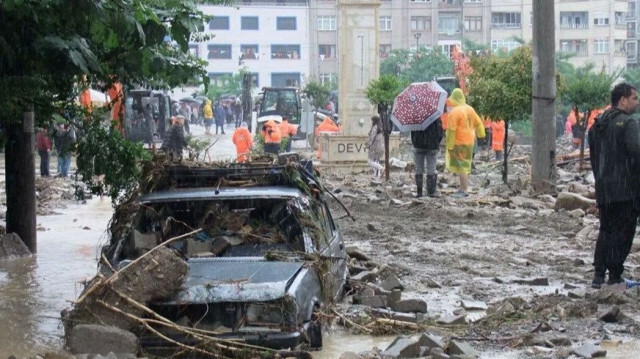 Karadeniz'e turuncu kodlu uyarı: Şiddetli yağışlar devam edecek!