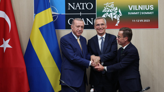 Cumhurbaşkanı Recep Tayyip Erdoğan, NATO Devlet ve Hükümet Başkanları Zirvesi'ne katılmak üzere geldiği Litvanya’nın başkenti Vilnius’ta NATO Genel Sekreteri Jens Stoltenberg ve İsveç Başbakanı Ulf Kristersson görüştü.