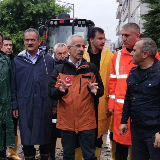 Bakan Uraloğlu: Heyelandan etkilenen 11 noktada teyakkuz halindeyiz