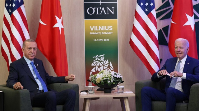 Le Président turc, Recep Tayyip Erdogan et son homologue américain, Joe Biden, au sommet de l'Organisation du traité de l'Atlantique Nord (OTAN) à Vilnius, en Lituanie. Crédit photo: AA