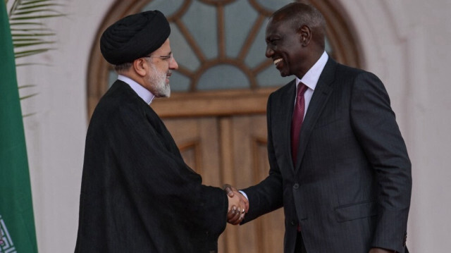 Le Président iranien, Ebrahim Raïssi et son homologue kényan, William Ruto, à Nairobi au Kenya. Crédit photo: SIMON MAINA / AFP