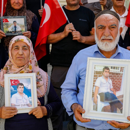 Diyarbakır annelerinin oturma eylemine iki aile daha katıldı