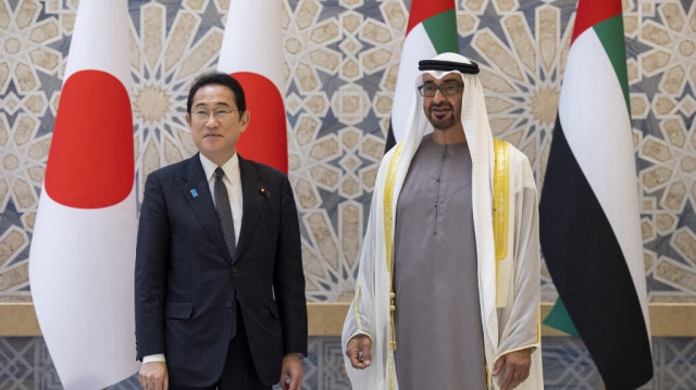 Le Premier ministre japonais Fumio Kishida et le Président des Émirats arabes unis, Cheikh Mohamed bin Zayed al-Nahyan. Crédit Photo: Ryan CARTER / Ministère des Affaires présidentielles des Émirats arabes unis / AFP