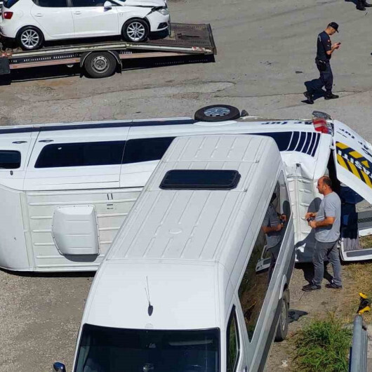 Samsun’da işçileri taşıyan servis kaza yaptı: 19 yaralı