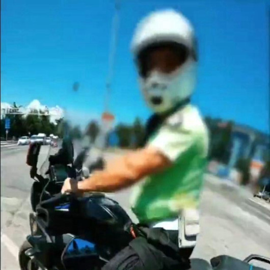 Bakan Yerlikaya'dan motosikletli gence nasihat veren polise teşekkür: İzleyince dedim ki işte bizim trafik polisimiz