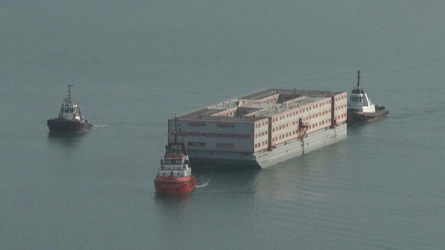 Le "Bibby Stockholm", la barge où la Grande-Bretagne prévoit d'héberger environ 500 demandeurs d'asile, afin de réduire les coûts et dissuader les traversées de la Manche. Crédit photo: PRESS ASSOCIATION / AFP