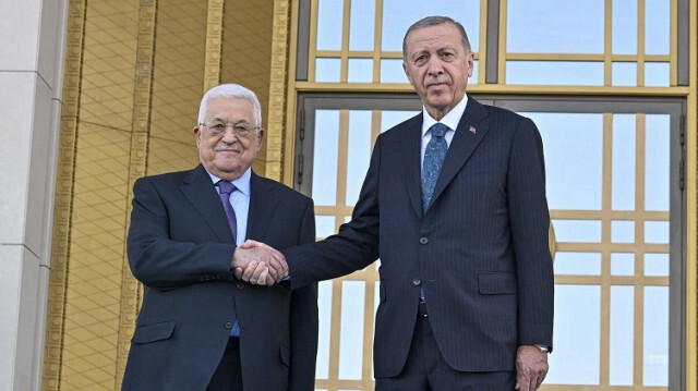 Le Président palestinien, Mahmoud Abbas et le Président turc, Recep Tayyip Erdogan. Crédit photo: AA