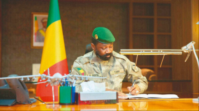 During the signing of the new constitution, Mali's President, Assimi Goita, attracted attention by posing with a model of the Bayraktar AKINCI Unmanned Combat Aerial Vehicle (UCAV) on his desk.
