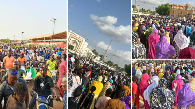 Başkent Niamey'de darbeye karşı sokağa inen Nijerliler, Cumhurbaşkanı Bazoum'ya destek gösterisinde bulundu.