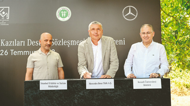 Bathonea Antik Yerleşimi kazılarının destekçisi olan Mercedes-Benz Türk, dün alanda düzenlediği etkinlikle destek sözleşmesini imzaladı.