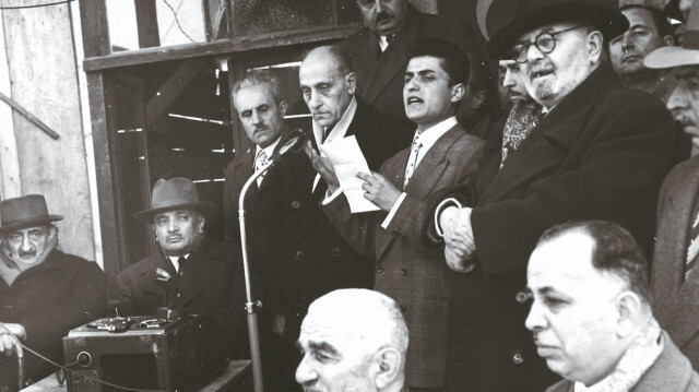 İbnülemin Mahmut Kemal İnal,İstanbul Valisi Fahrettin Kerim Gökay, Mümin Çevik, Rahmi Saruhan, Seniyyüddin Başak, Gündüz Akbıyık, Hafız Ali Üsküdarlı. 1955. İstanbul İmam Hatip Lisesi temel atma töreni. (Nedret İşli arşivi)