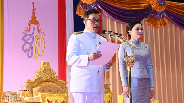 Le roi de Thaïlande, Maha Vajiralongkorn et la reine Suthida. Crédit photo: Parlement thaïlandais / AFP