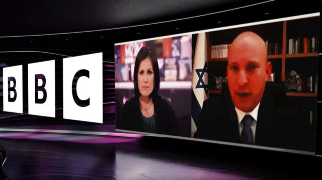  BBC sunucusu Anjana Gadgil ve eski İsrail Başbakanı Naftali Bennett