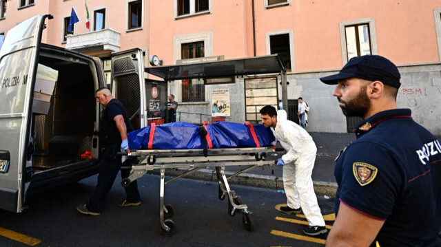 L'évacuation des corps des victimes de l'incendie ayant eu lieu dans la maison de retraite à Milan, le 7 juillet 2023. Crédit photo: GABRIEL BOUYS / AFP
