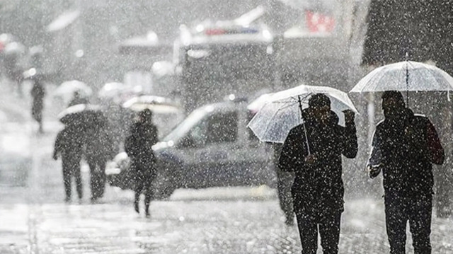 İSTANBUL 5 GÜNLÜK HAVA DURUMU | İstanbul Valiliği sağanak yağış uyarı yaptı