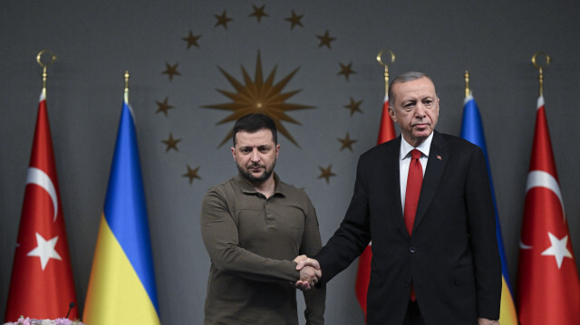 Recep Tayyip Erdoğan, président de la République de Türkiye (à droite) et Volodymyr Zelensky, président de l'Ukraine (à gauche) lors de la conférence de presse hier, le 7 juillet 2023. Crédit Photo: AA