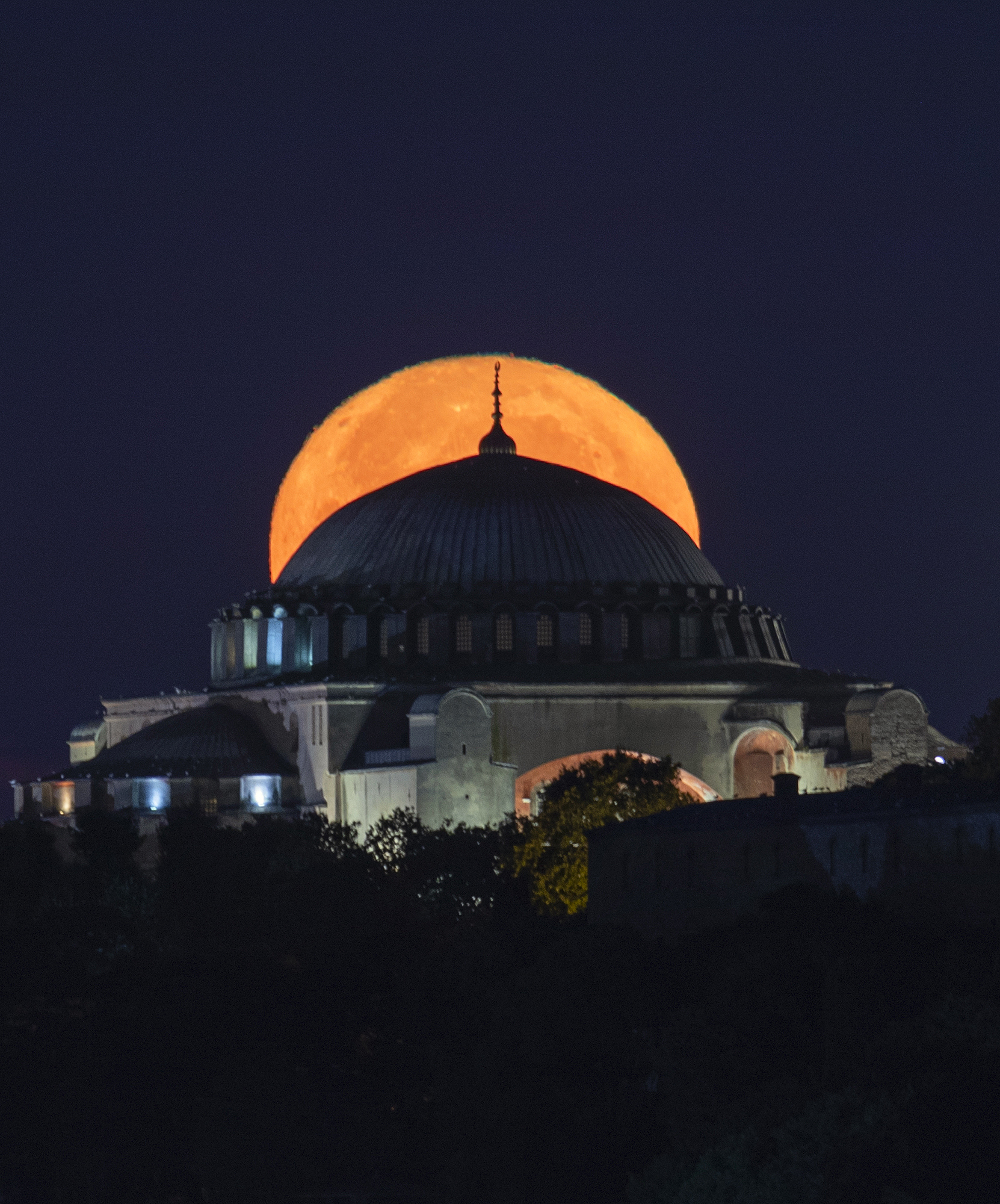 Super Moon rises over Istanbul landmarks