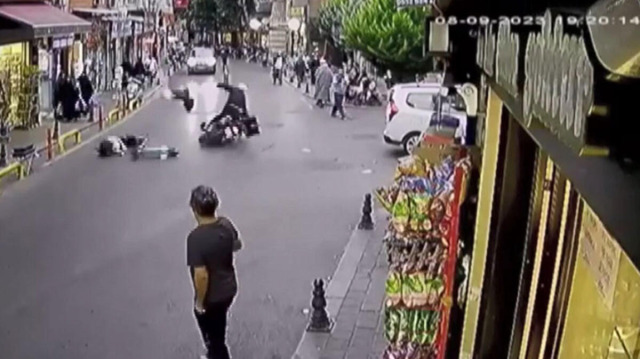 İstanbul Fatih’te Scooter ile motosiklet çarpıştı: 2 yaralı