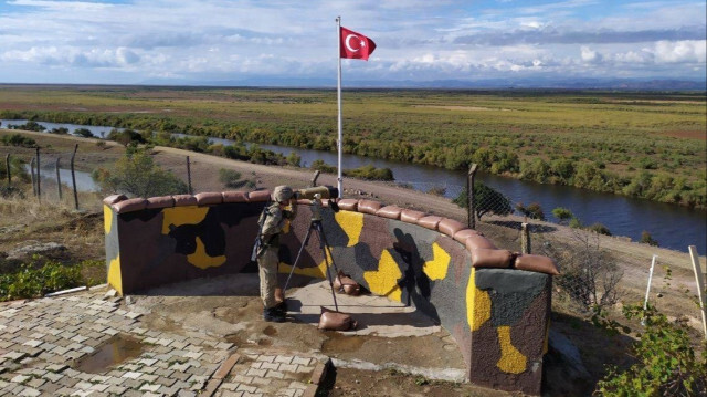 Yasa dışı yollarla girmeye çalışan 2 şahsın hudut birlikleri tarafından yakalandı