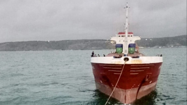 KURTARMA-8 römorkörü tarafından yedeklenen gemi Büyükdere'ye demirletildi.