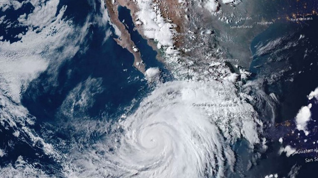 Image satellite qui montre l'ouragan Hilary s'approchant de la Basse-Californie, au Mexique. Crédit photo: NOAA / AFP