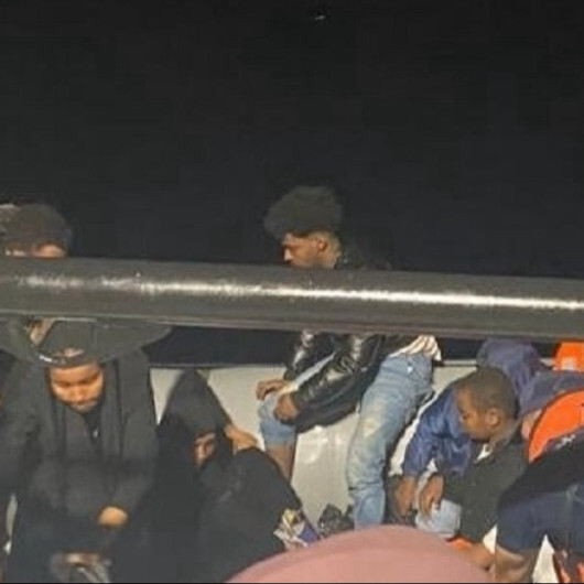 Ayvalık'ta Midilli Adası'na geçmeye çalışan 18 göçmen yakalandı