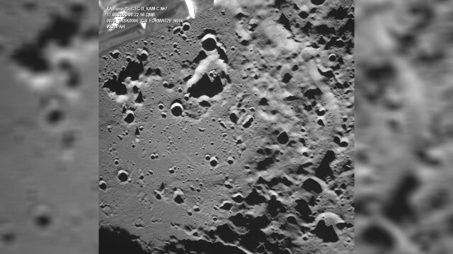 Luna-25 istasyonu Ay yüzeyinin ilk fotoğrafını çekti.