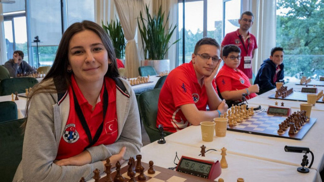 Türk Satranç Genç Milli Takımı, FIDE Dünya 16 Yaş Altı Satranç Olimpiyatı’nda gümüş madalya kazandı.