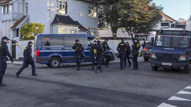 Danimarka'da Türk Büyükelçiliği önünde Kur'an-ı Kerim'e saldırıldı.