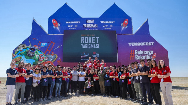 TEKNOFEST Roket Yarışması’nda Bakan Mehmet Fatih Kacır ve 
Selçuk Bayraktar gençlerle buluştu.
