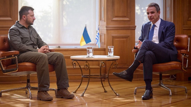 Le Président ukrainien, Volodymyr Zelensky et le Premier ministre grec, Kyriákos Mitsotákis. Crédit photo: HANDOUT / UKRAINIAN PRESIDENTIAL PRESS SERVICE / AFP
