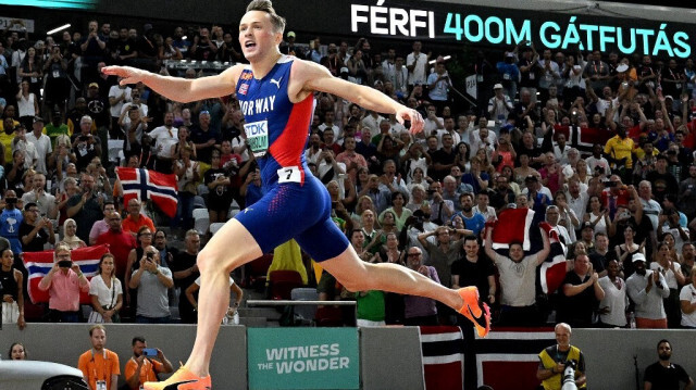 L'athlète norvégien Karsten Warholm, sacré Champion du Monde du 400 mètres haies aux Mondiaux de Budapest, le 23 août 2023. Crédit photo: JEWEL SAMAD / AFP.