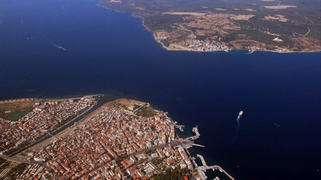 Çanakkale Boğazı gemi trafiğine açıldı.