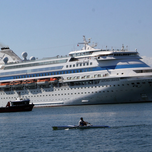 تركيا.. سينوب تستقبل سفينة سياحية تقل 899 راكبًا