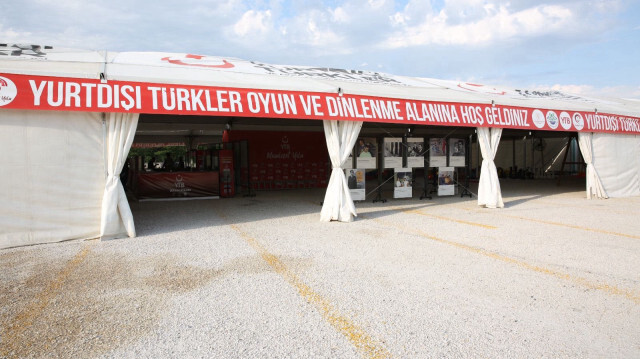 L'espace aménagé par YTB à la porte frontalière de Kapıkule, en Türkiye où les citoyens peuvent se reposer avant de quitter le pays. Crédit photo: Yeni Şafak
