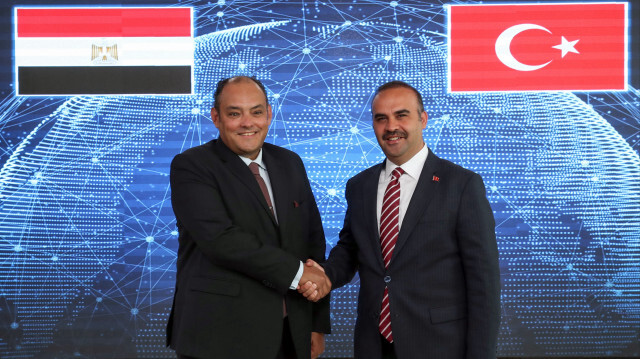 Sanayi ve Teknoloji Bakanı Mehmet Fatih Kacır, Mısır Sanayi ve Ticaret Bakanı Ahmed Samir Saleh ve beraberindeki heyet temsilcileriyle bir araya geldi.