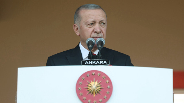 Cumhurbaşkanı Recep Tayyip Erdoğan, Kara Harp Okulu'nda Milli Savunma Üniversitesi Kara Harp Okulu Diploma Alma ve Sancak Devir Teslim Töreni'ne katıldı.
