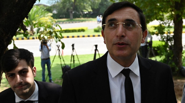 L'avocat et membre de l'équipe juridique de l'ancien Premier ministre pakistanais Imran Khan, Gohar Khan. Crédit photo: Aamir QURESHI / AFP