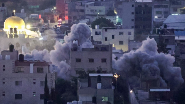 Les soldats israéliens démolissent une maison à Naplouse en Cisjordanie occupée. Crédit photo: JAAFAR ASHTIYEH / AFP